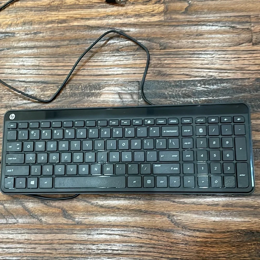 HP Black Wired Full-Size USB Keyboard with Numeric Keypad